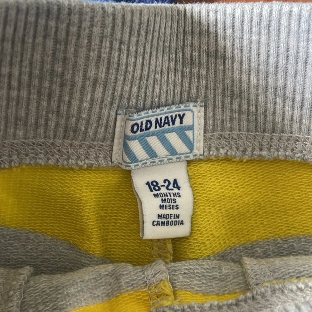 Old Navy boys bundle of two striped shorts blue yellow grey summer 18-24 months